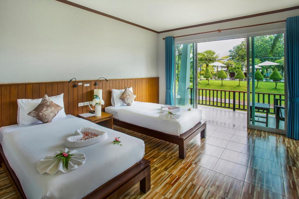 The La Valle'e Resort - Tap to explore photos