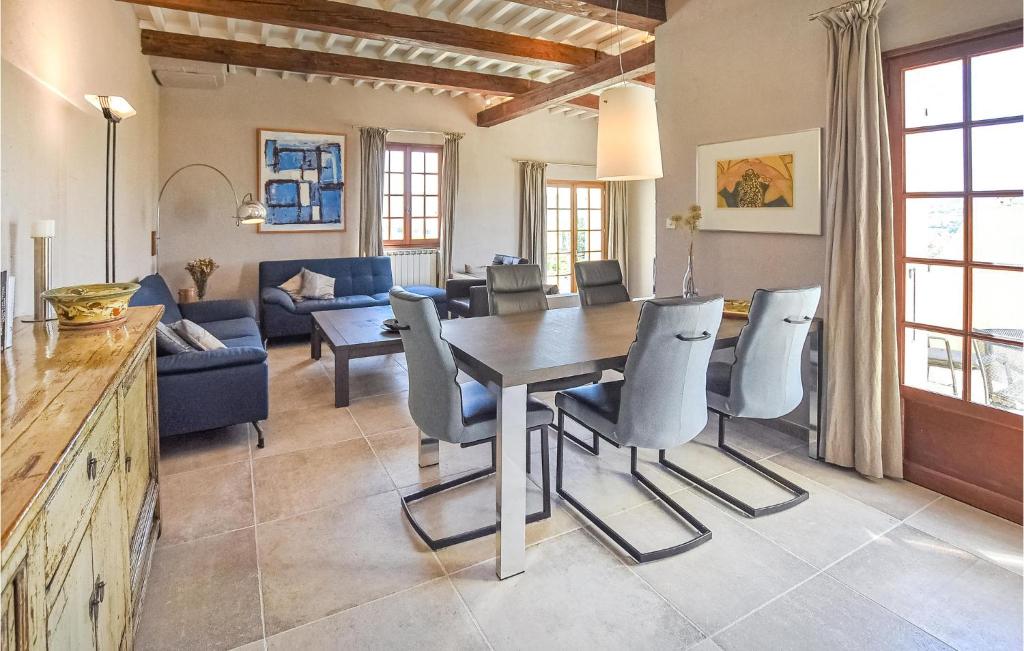 Nice Home In St, Maurice Sur Eygues With 4 Bedrooms, Private Swimming Pool And Outdoor Swimming Pool photo 2