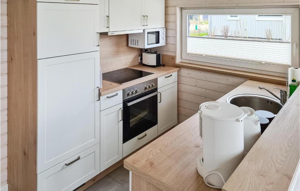 Awesome Home In Krems Ii-warderbrck With 2 Bedrooms, Sauna And Wifi photo 4