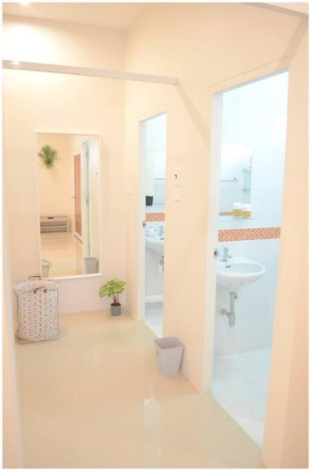 2 bedroom apartment photo 2