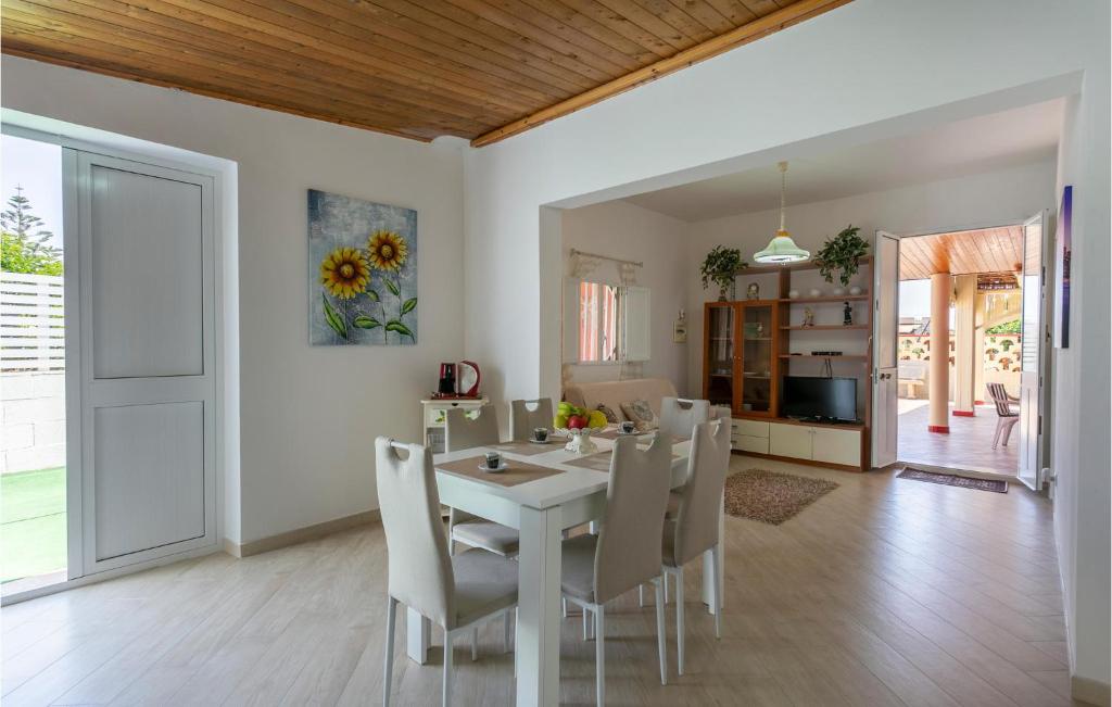 Beautiful Home In S, Maria Del Focallo With Wifi, Outdoor Swimming Pool And Swimming Pool photo 2
