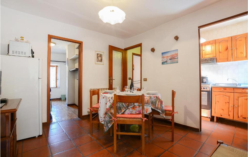 Nice Home In Gallicano Fraz, Bologn With 2 Bedrooms And Wifi photo 4