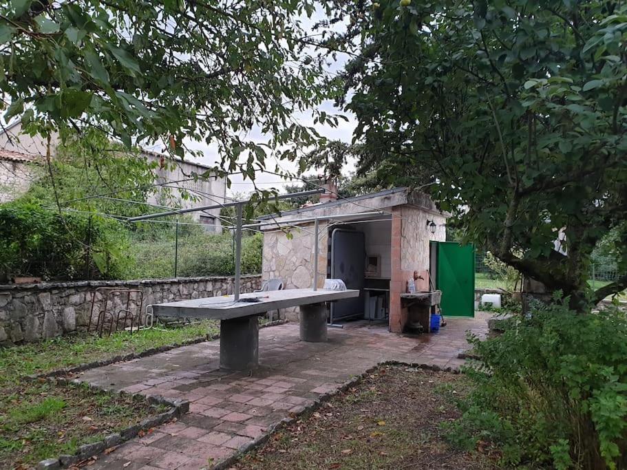 Casa rustica in pietra con camino e ampio giardino photo 1