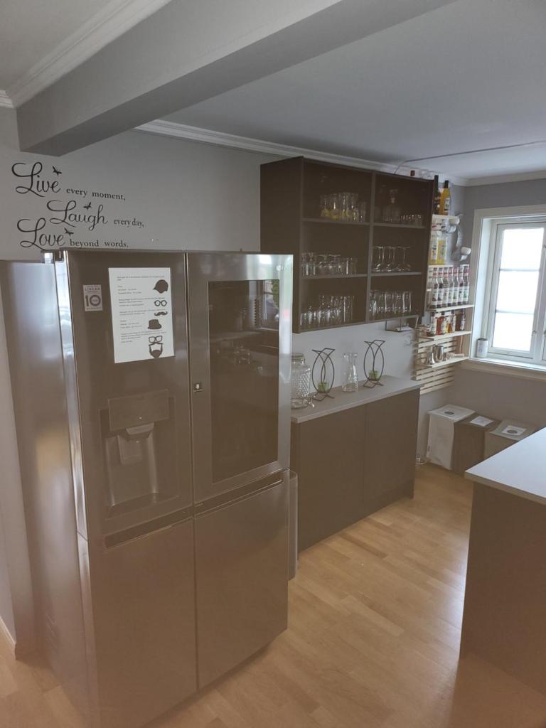 Sentrumsleilighet med gratis parkering til leie photo 2