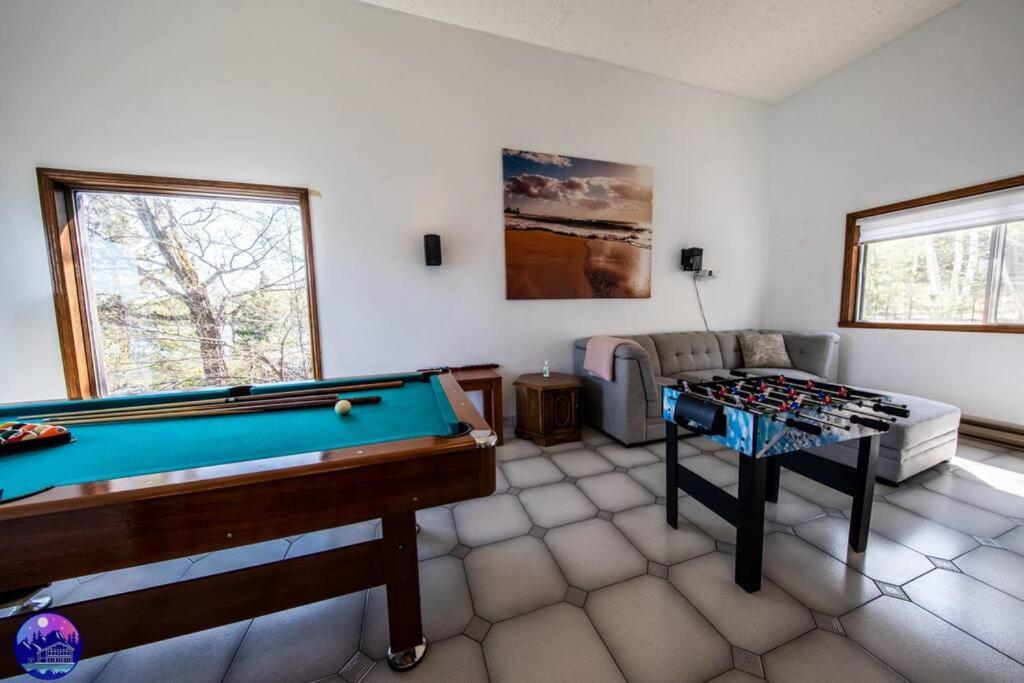 Chalet le Harfang- SPA-Bord Lac Beaulac by Galaxia photo 3