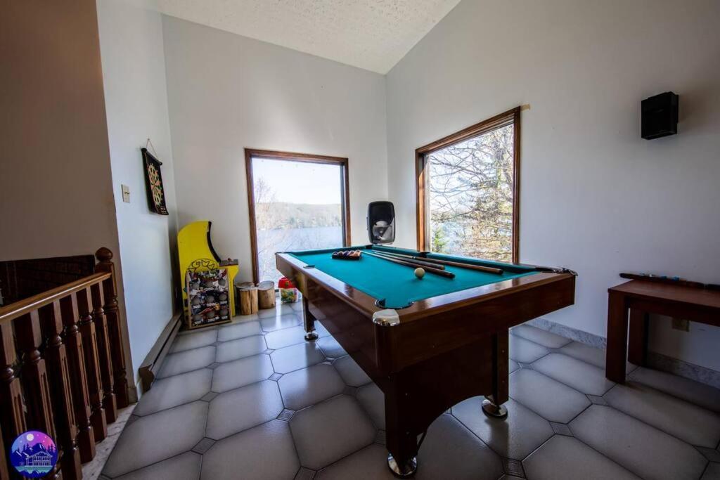 Chalet le Harfang- SPA-Bord Lac Beaulac by Galaxia photo 2