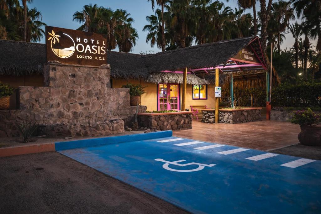 Hotel Oasis photo 1