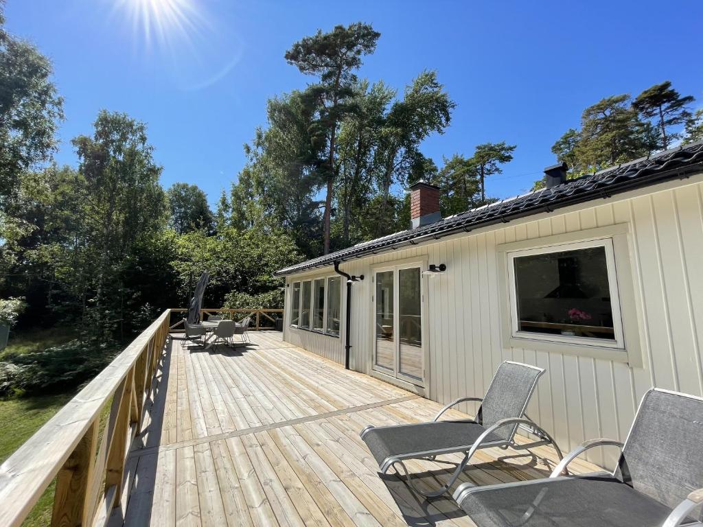 Stockholm archipelago with boat and bikes photo 4