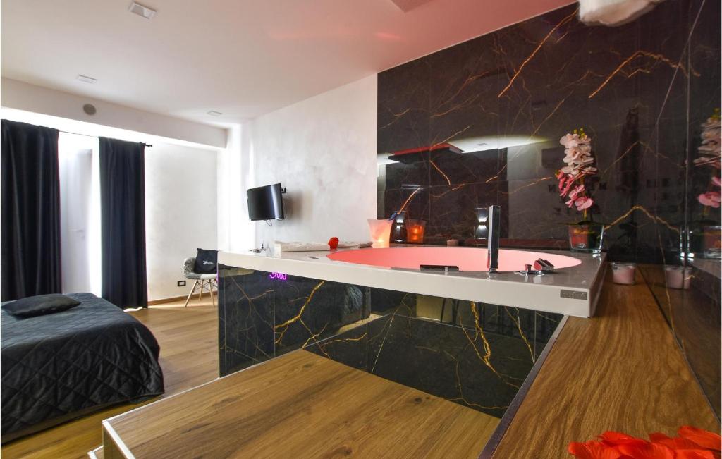 Beautiful Home In Catania With Sauna, Wifi And 1 Bedrooms photo 4