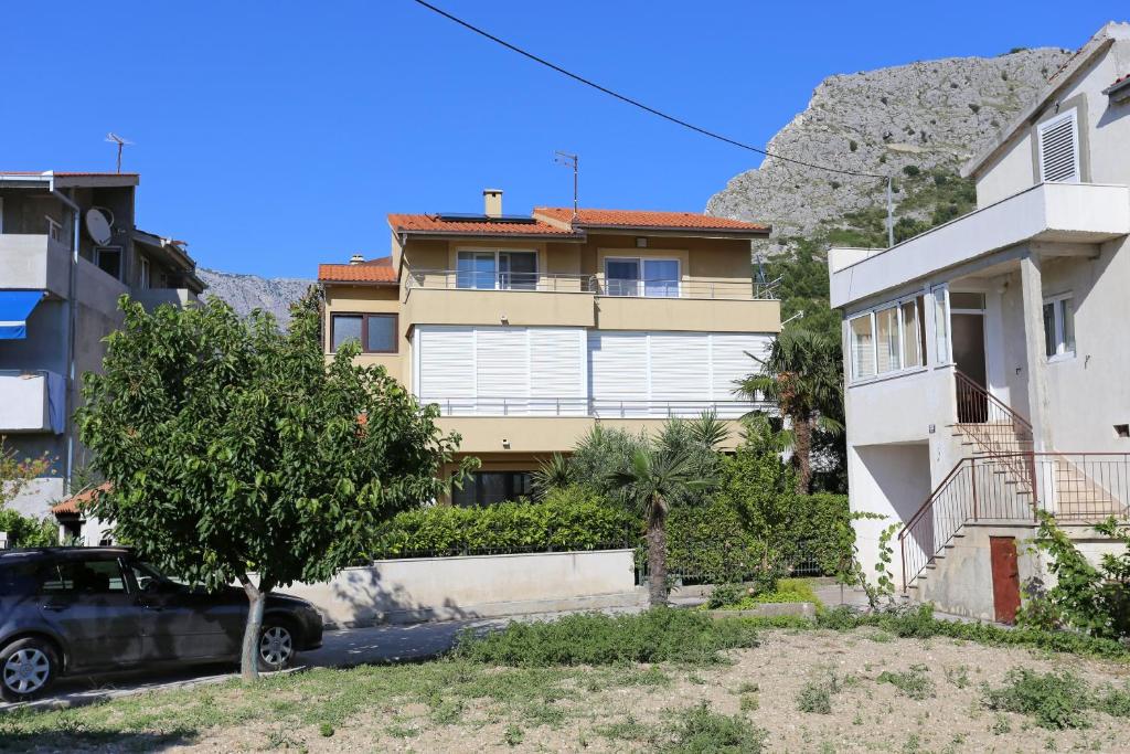 Apartments with a parking space Zrnovnica, Split - 9493 photo 1