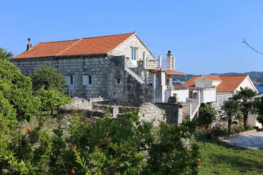 Family friendly apartments with a swimming pool Kuciste - Perna, Peljesac - 10143 photo 1