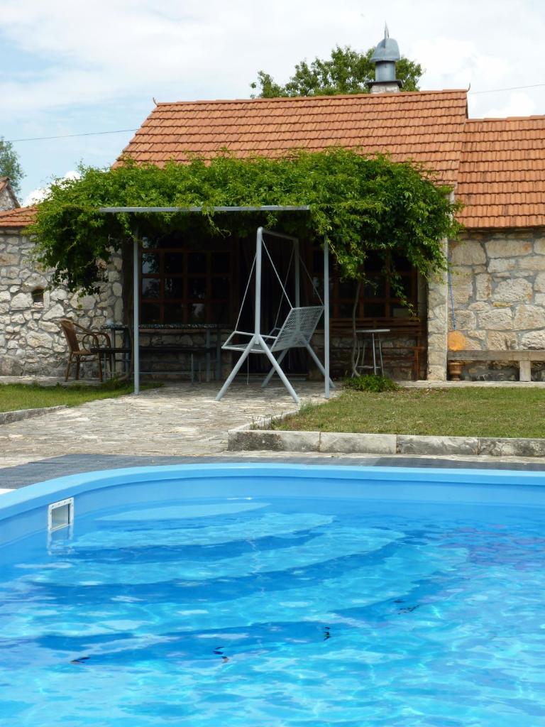 Holiday house with a swimming pool Gornje Planjane, Zagora - 11701 photo 1