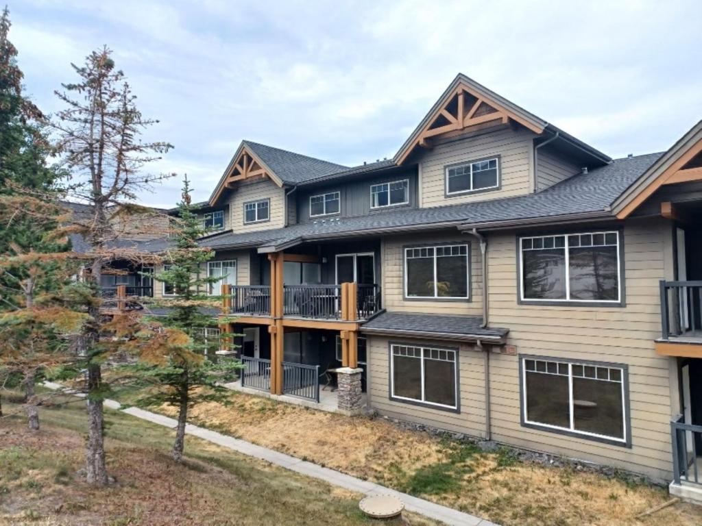 Rocky Mountain Getaway photo 2