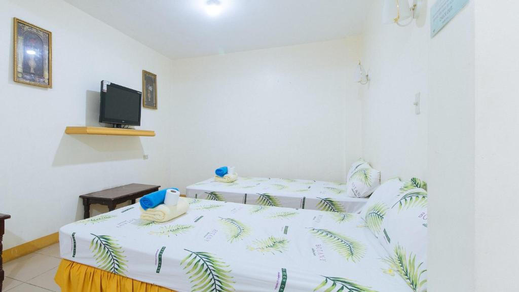 Golden Success Hotel I by RedDoorz photo 1
