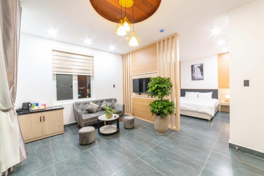 Quốc Khánh Condotel