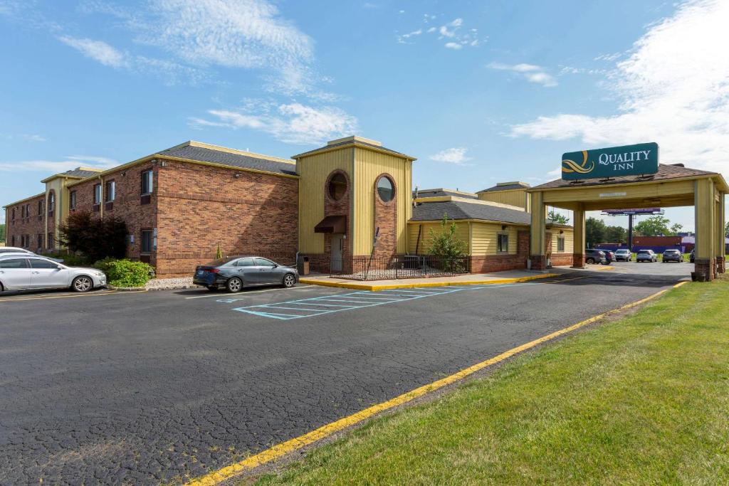 Quality Inn Alexis Rd photo 1