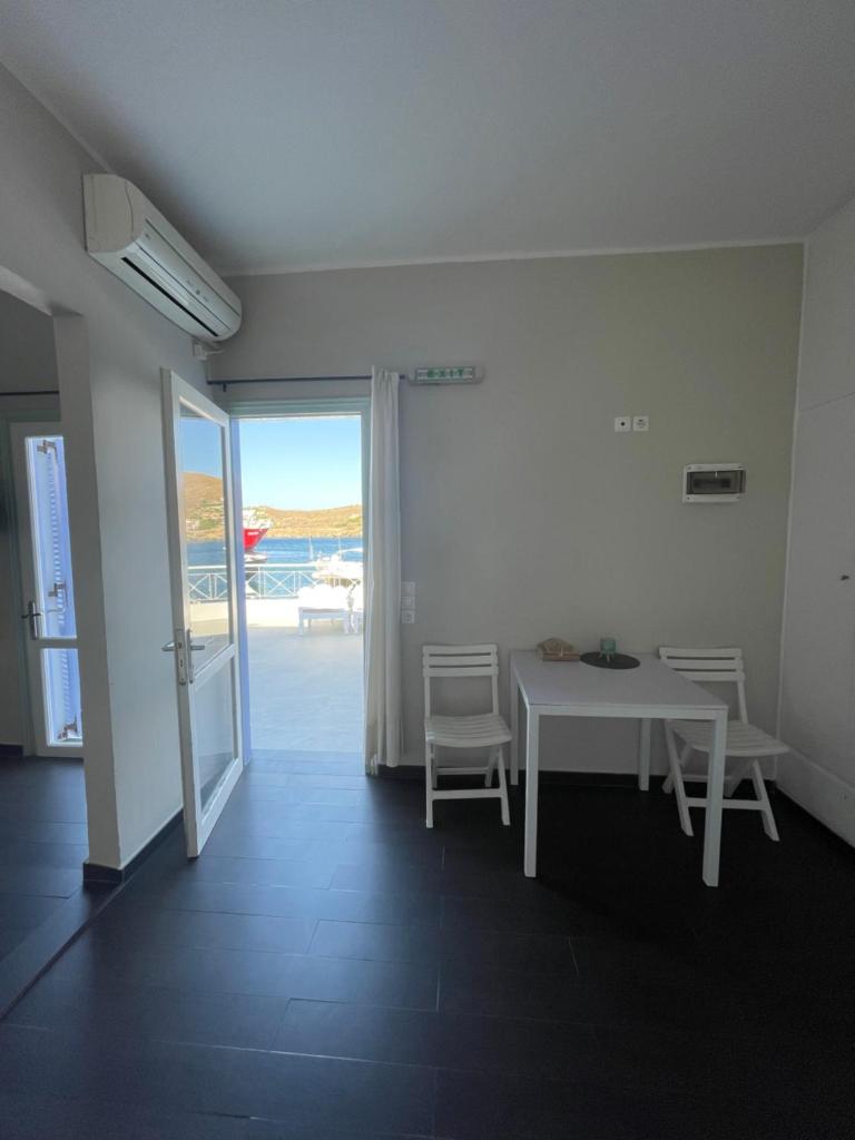 AEGEAN VIEW SEASIDE ROOMS AND STUDIOS KEA photo 4
