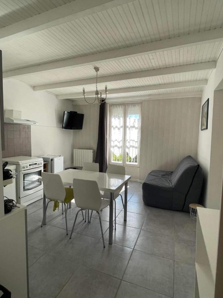 meublé 40m2 classé 2 étoiles. Lumineux les Mées 04190 photo 2