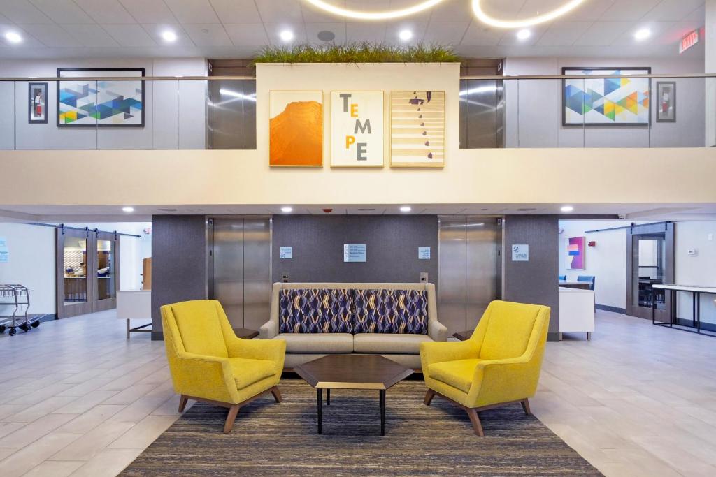 Holiday Inn Express & Suites Phoenix - Tempe, an IHG Hotel image