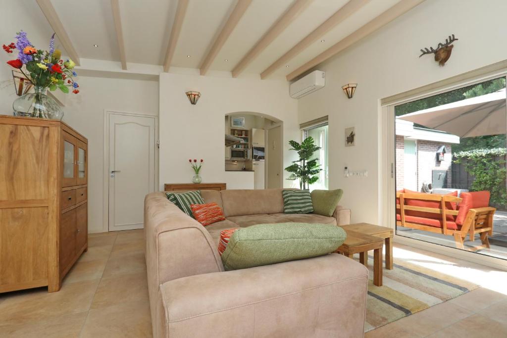 Sunnybeachhouse aan het bos, tussen zee en meer. photo 3