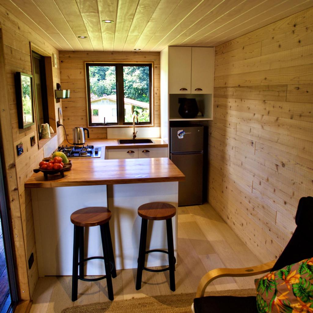 'ARE PEPE one bedroom container style unit photo 2