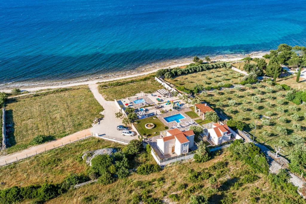 Seaside luxury villa with a swimming pool Supetar, Brac - 12371 photo 2