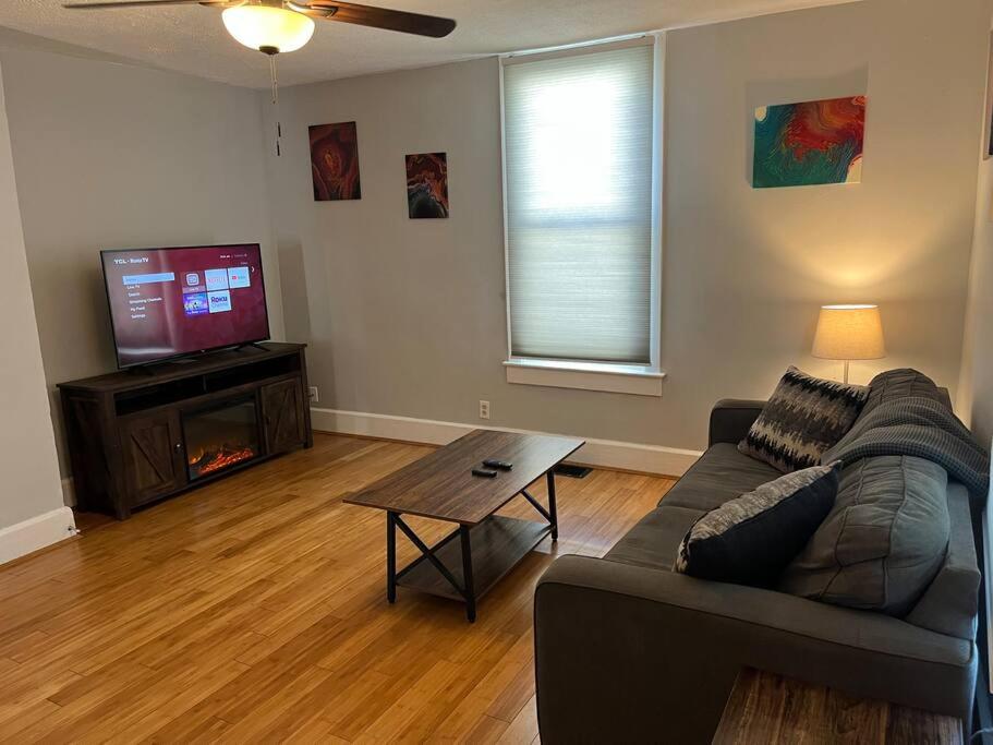 Main, Three Bedroom House in Historic Loveland photo 3