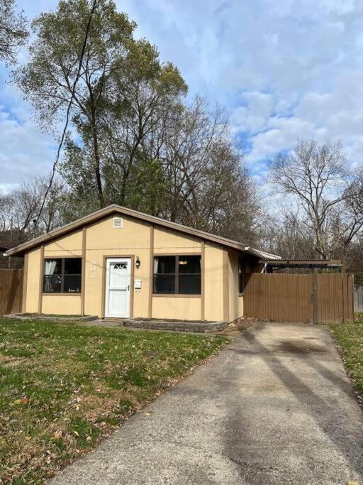 Park Ave 3 Bedroom House walk to Bike Trail photo 1