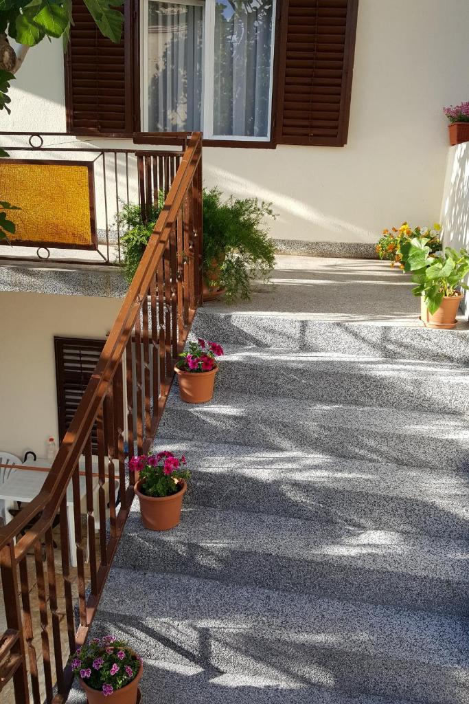 Apartments by the sea Posedarje, Novigrad - 12402 photo 4
