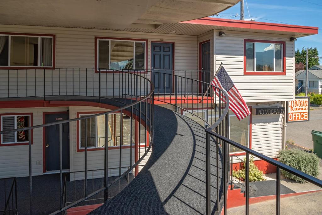 Riviera Inn photo 2
