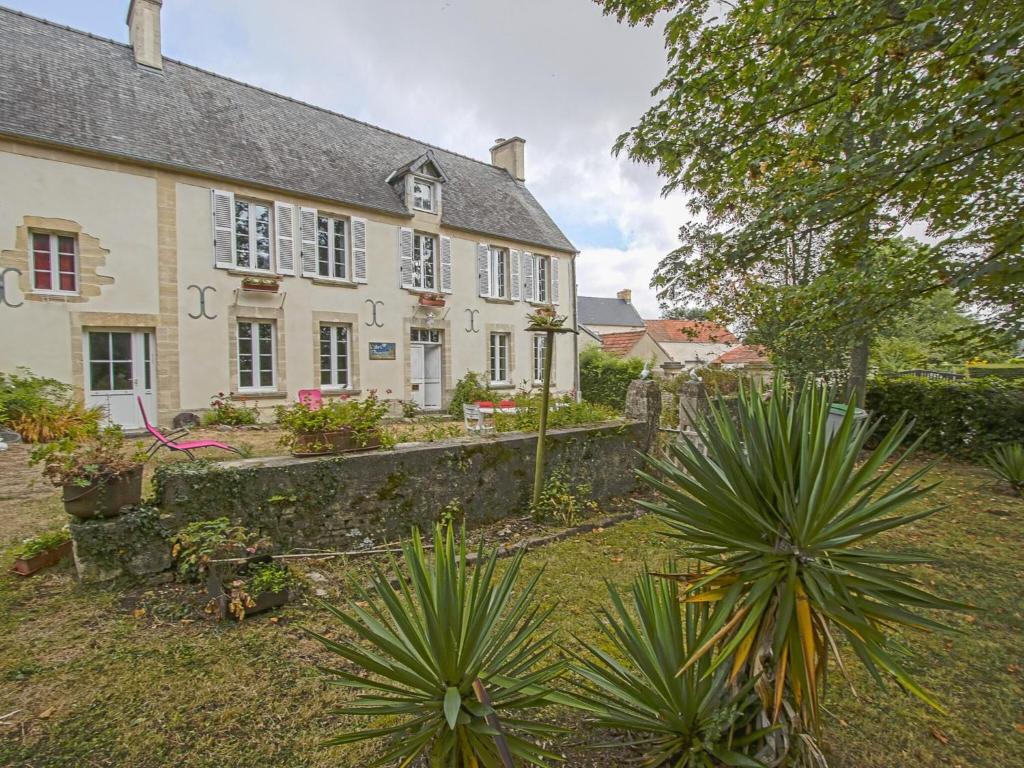 Spacious holiday home in Tracy sur Mer with garden photo 4
