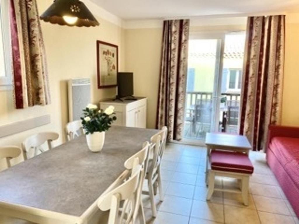Maison Mallemort, 3 pièces, 4 personnes - FR-1-658-9 photo 4