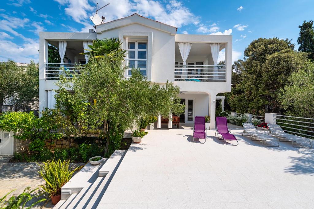 Apartments by the sea Mandre, Pag - 13015 photo 1