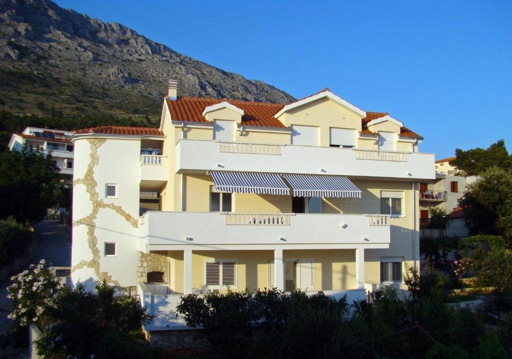 Apartments by the sea Nemira, Omis - 13055 photo 2