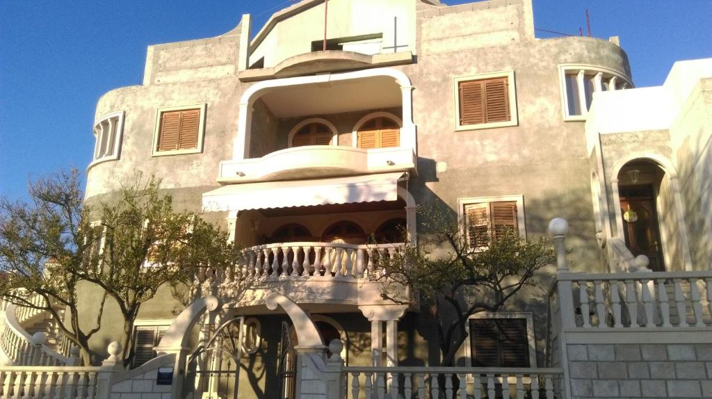 Apartments and rooms by the sea Sumartin, Brac - 13285 photo 1