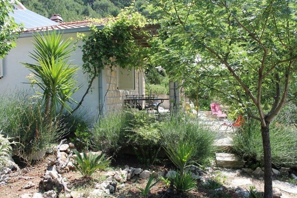 Secluded fisherman's cottage Cove Smokvina, Hvar - 13608 photo 2