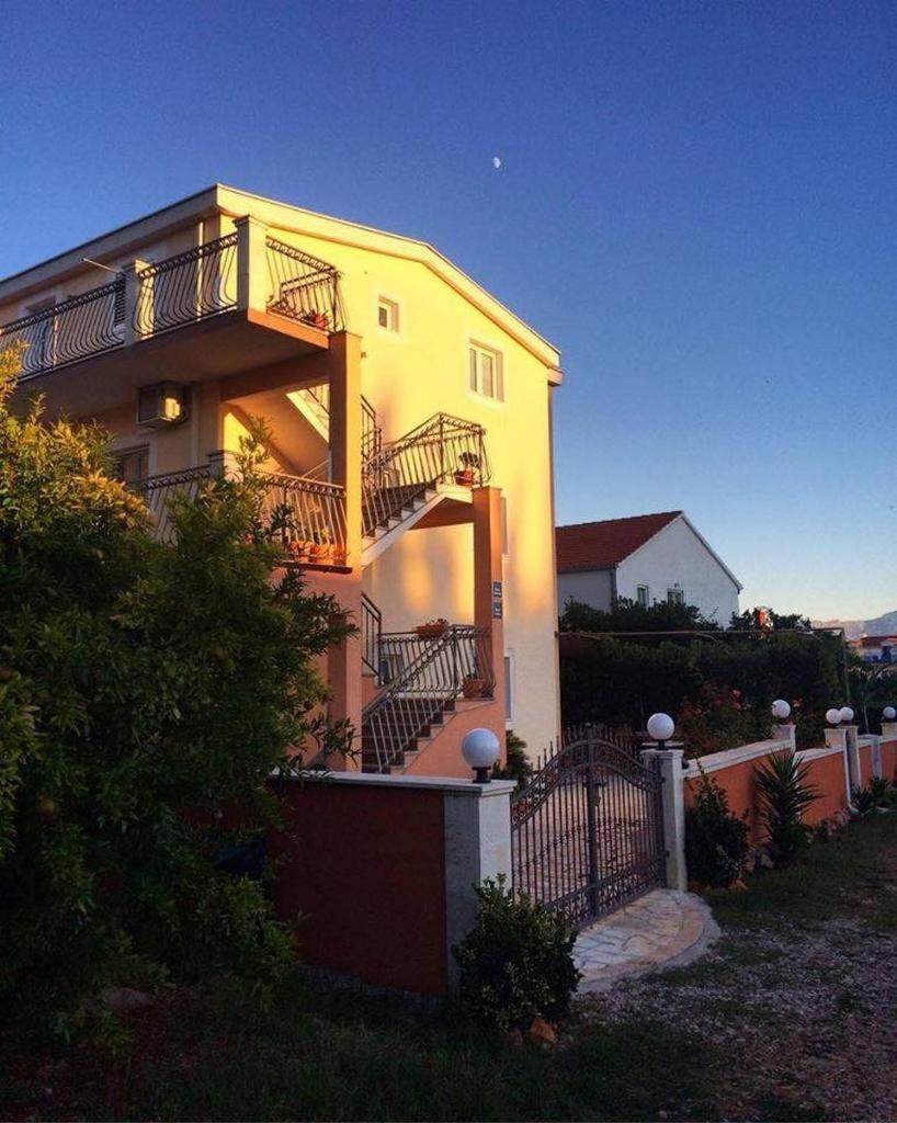 Apartments by the sea Sucuraj, Hvar - 14866 photo 2