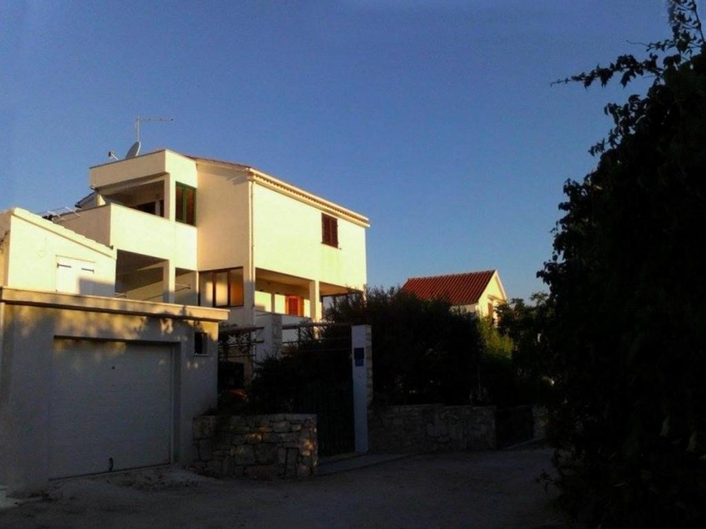 Apartments with a parking space Rukavac, Vis - 13337 photo 2