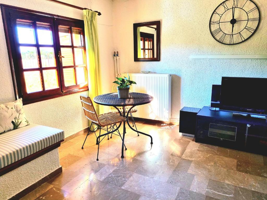 Spacious farmhouse with big yard and fireplace photo 2