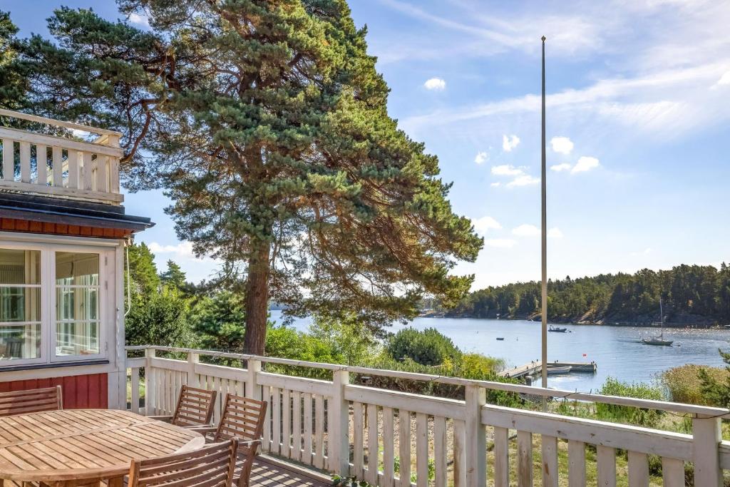 Holiday home in Stockholm Archipelago with private beach and jetty photo 1
