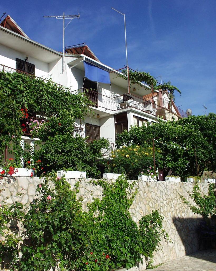 Rooms by the sea Jelsa, Hvar - 127 photo 1