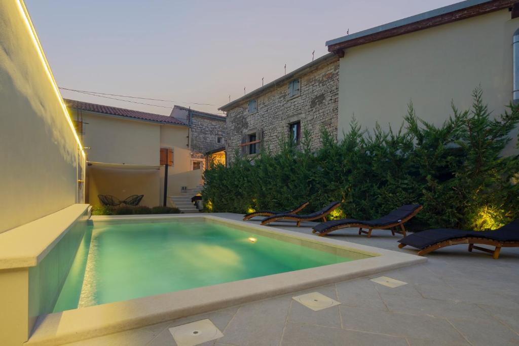 Authentic Istrian Villa Stazione with Pool photo 1