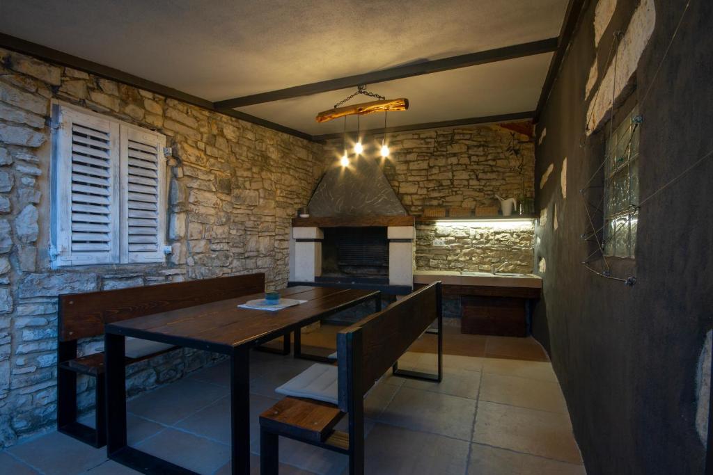 Authentic Istrian Villa Stazione with Pool photo 4