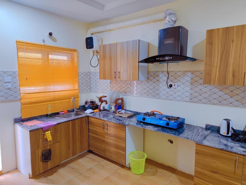Highly Secured 24 Hours Electricity Apartment photo 4
