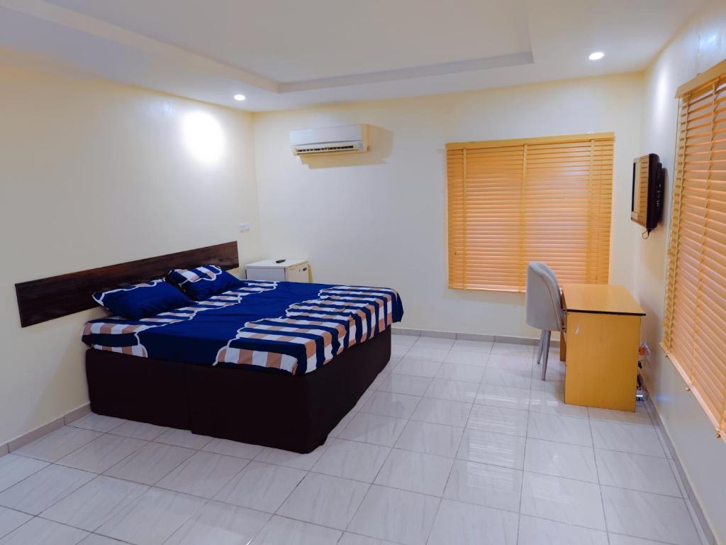 Highly Secured 24 Hours Electricity Apartment photo 1