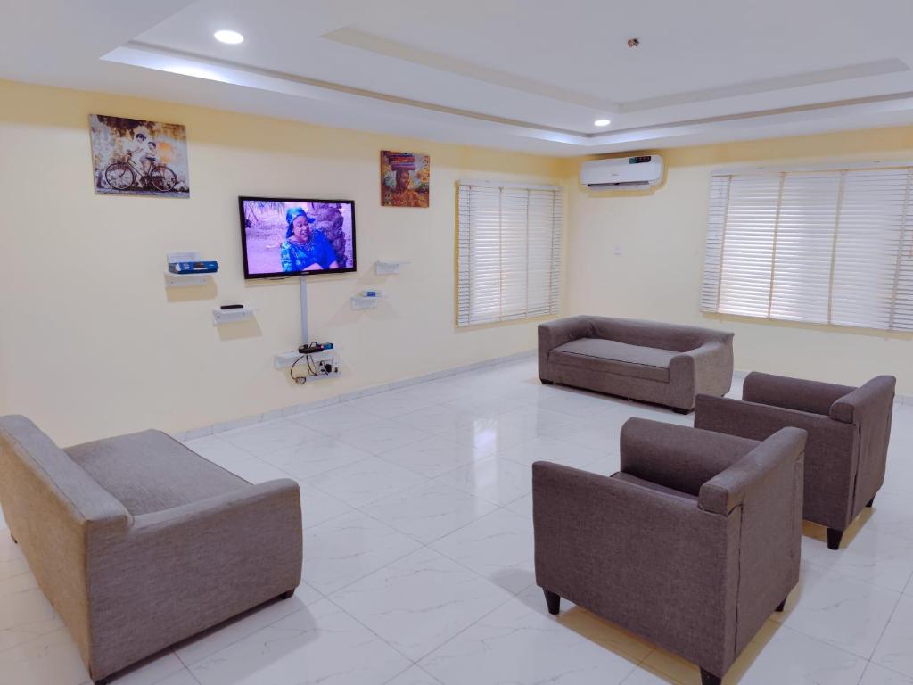 Highly Secured 24 Hours Electricity Apartment photo 3