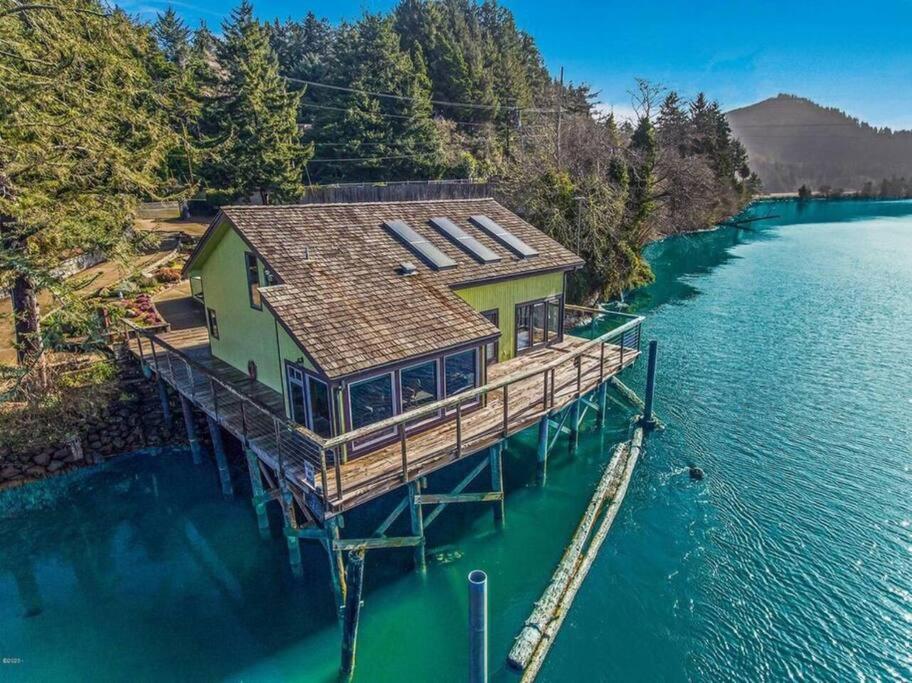 Stunning River Retreat on the Oregon Coast image