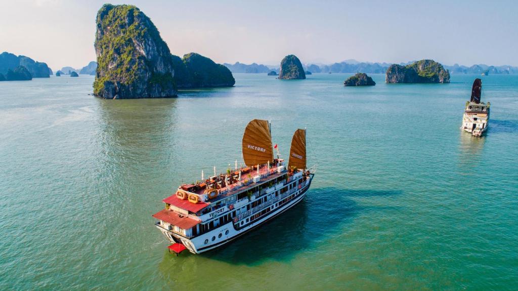 Du thuyền Victory