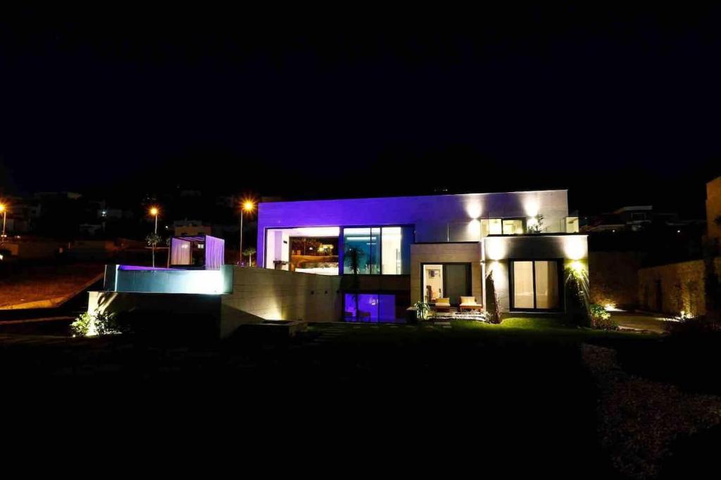 Marinhill Vistaport A High Luxury Villa photo 1