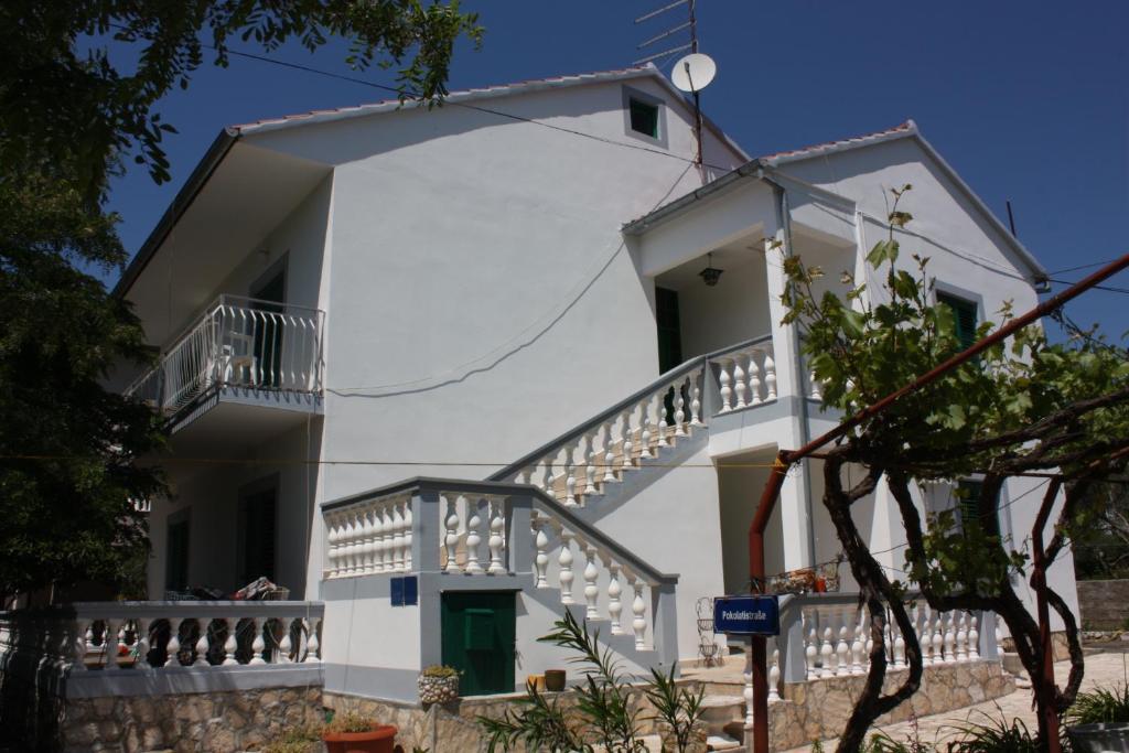 Apartments by the sea Turanj, Biograd - 364 photo 1